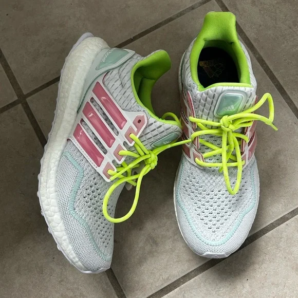 Women's Adidas Ultraboost 1.0 Neon - Picture 4 of 6